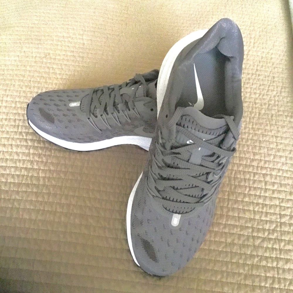 Nike Zoom Vomero 14 Size 7.5. New - Picture 6 of 7